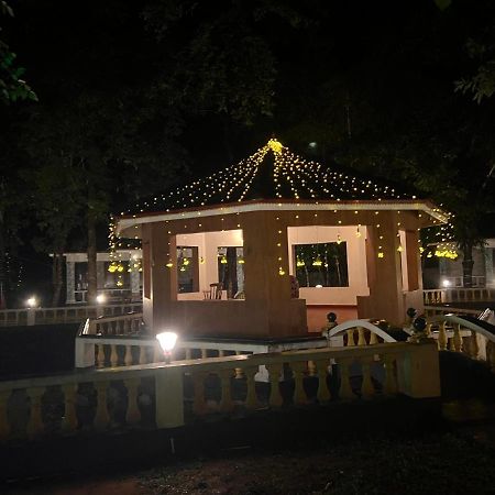 Surya Eco And Wedding Resort Thrissur Eksteriør bilde