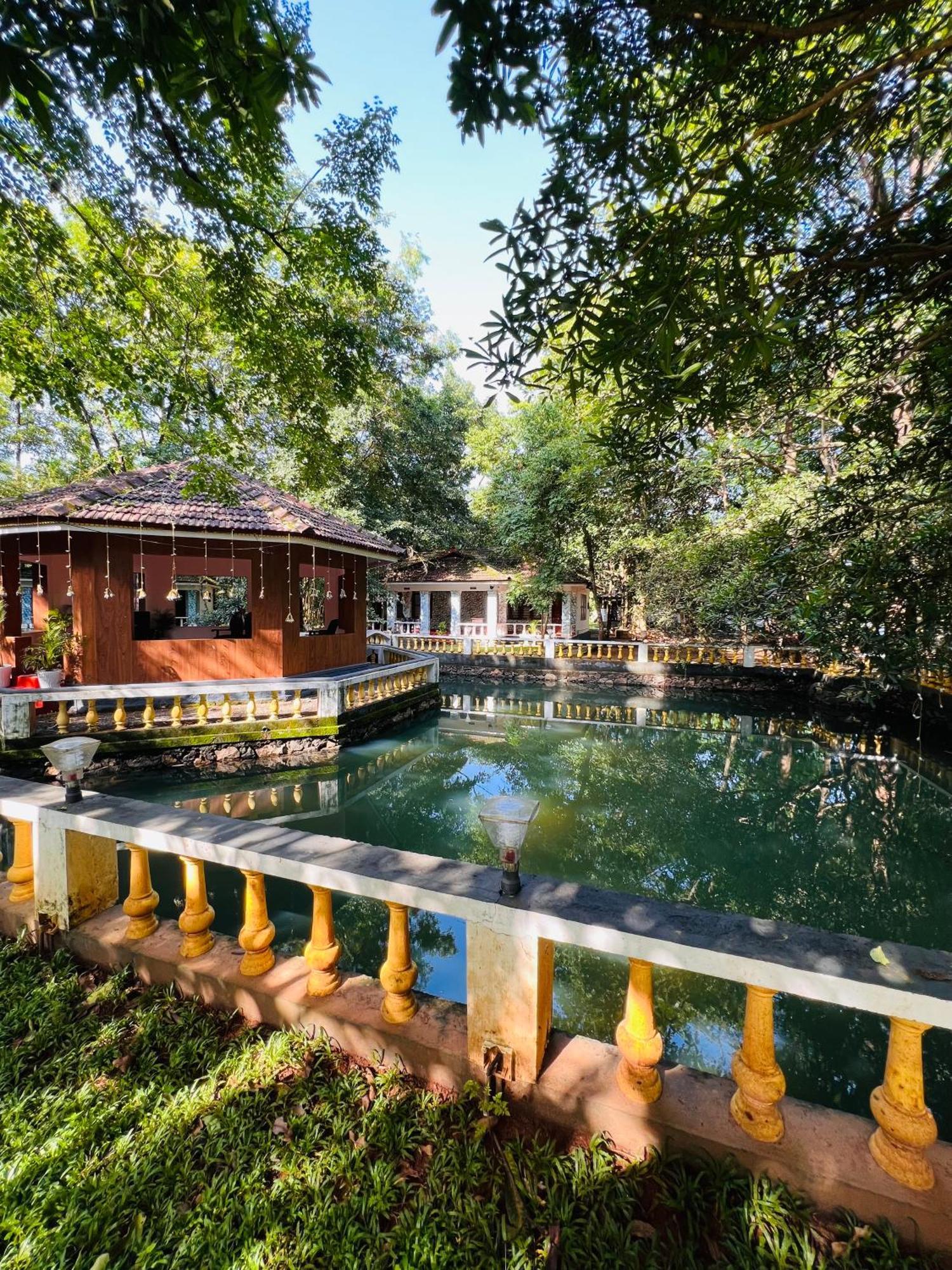 Surya Eco And Wedding Resort Thrissur Eksteriør bilde