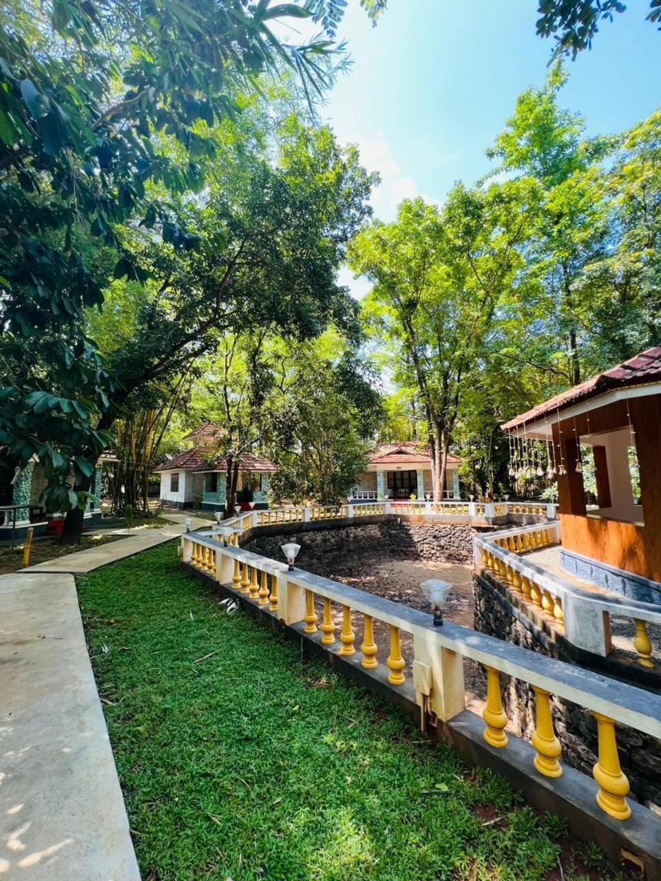 Surya Eco And Wedding Resort Thrissur Eksteriør bilde